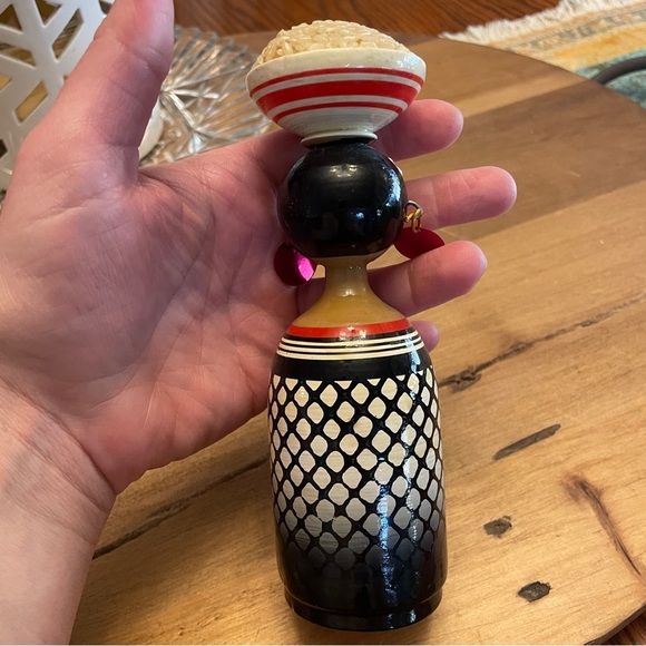 Vintage Hand Painted Wood Peg Woman Holding Rice Bowl On Head 6 1/2 inches tall - Picture 5 of 10